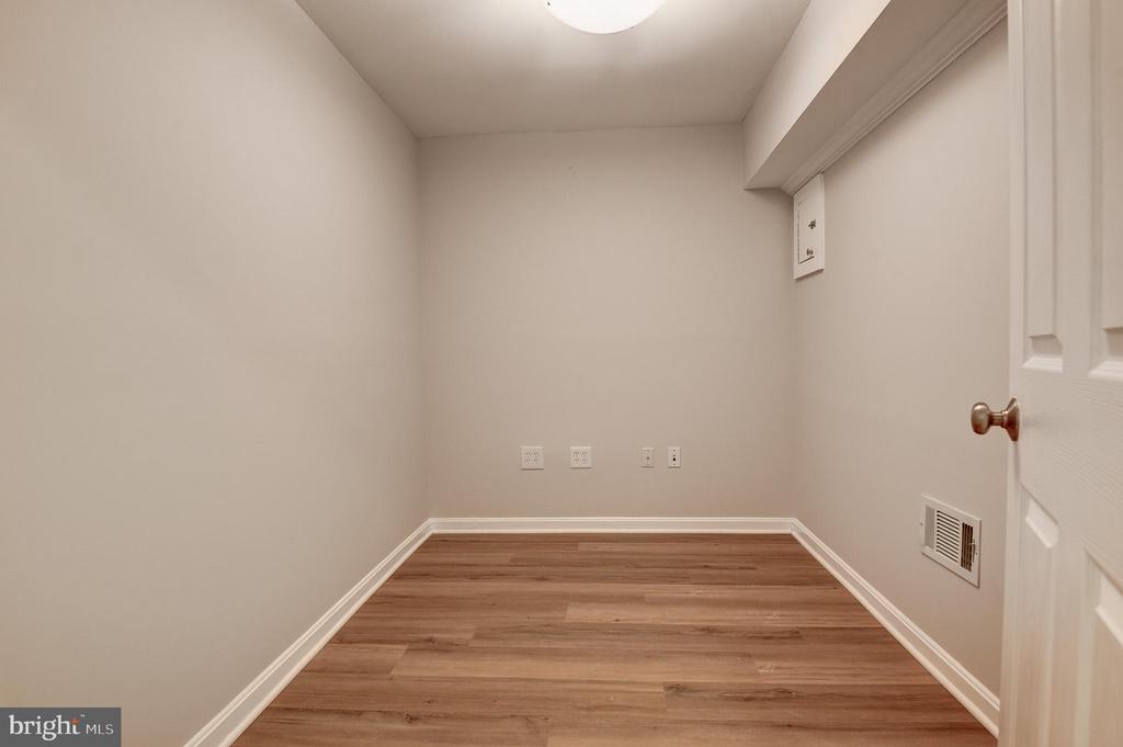 2669 OAKTON GLEN DRIVE