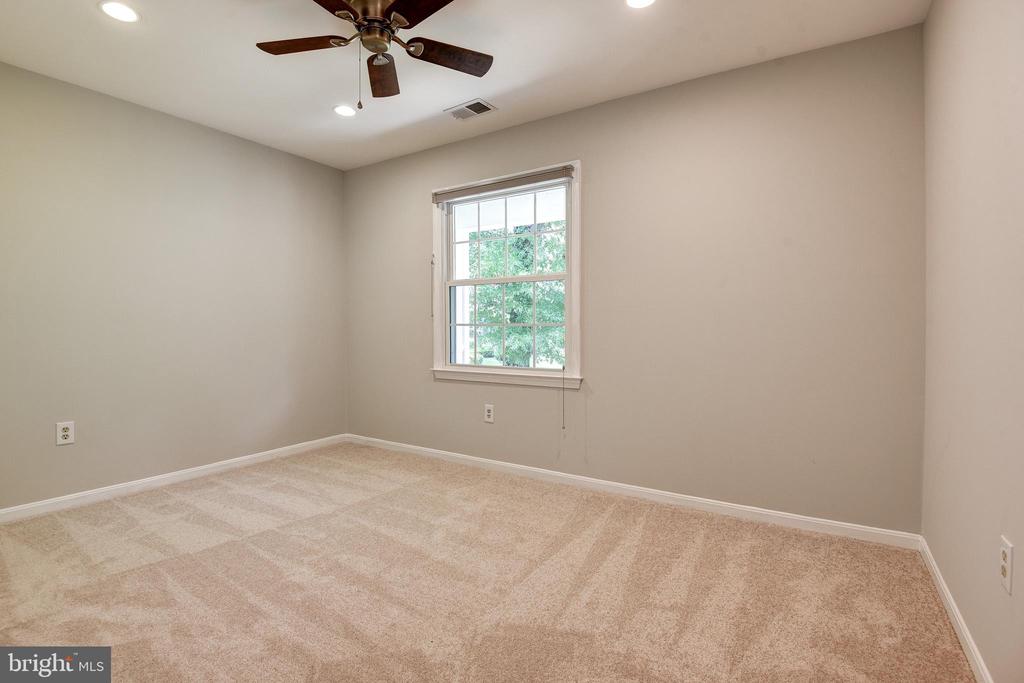 2669 OAKTON GLEN DRIVE
