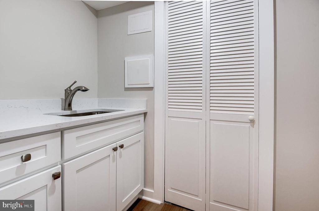 2669 OAKTON GLEN DRIVE
