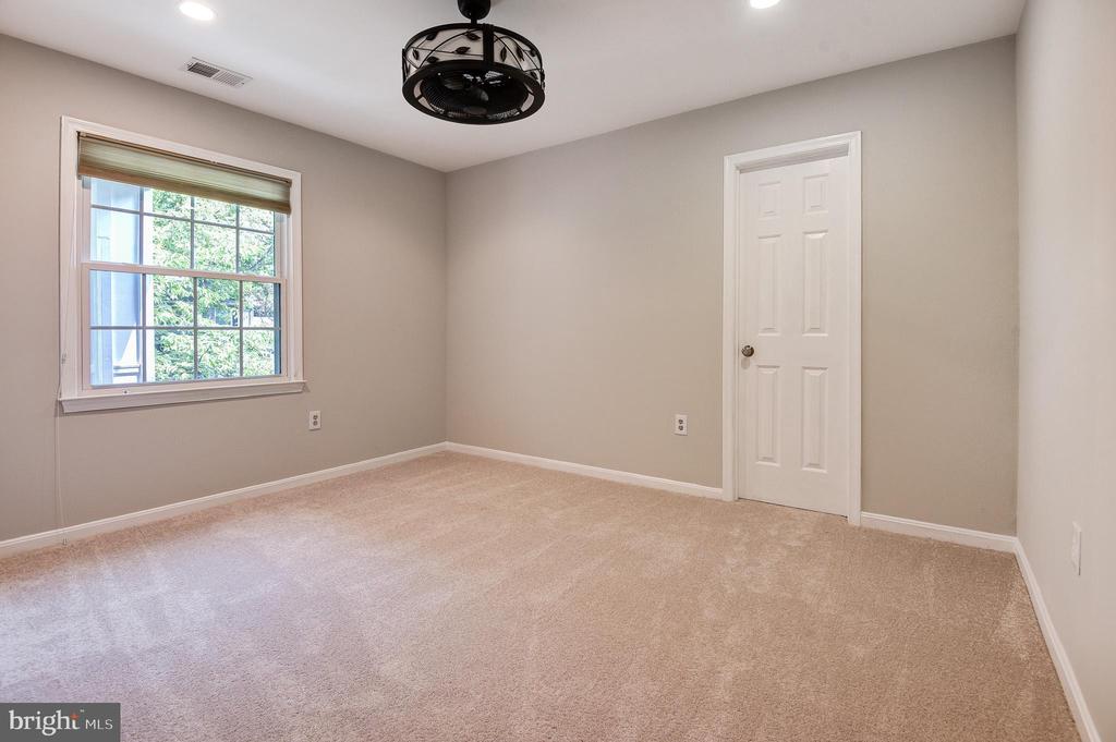 2669 OAKTON GLEN DRIVE