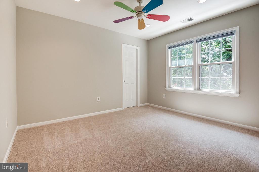 2669 OAKTON GLEN DRIVE