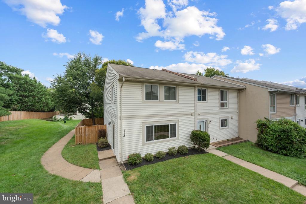 328 RENEAU WAY