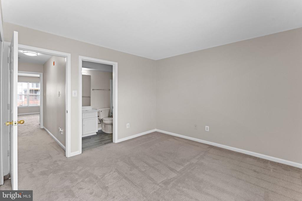 13384 SPOFFORD ROAD Unit: 102