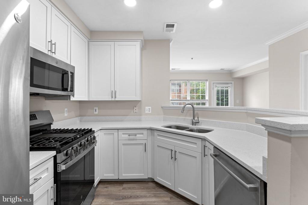 13384 SPOFFORD ROAD Unit: 102