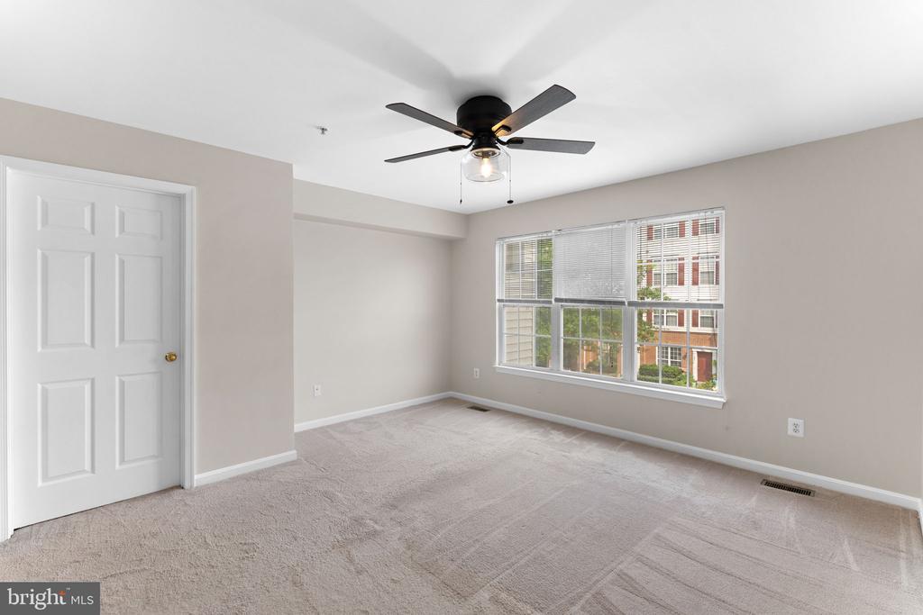 13384 SPOFFORD ROAD Unit: 102