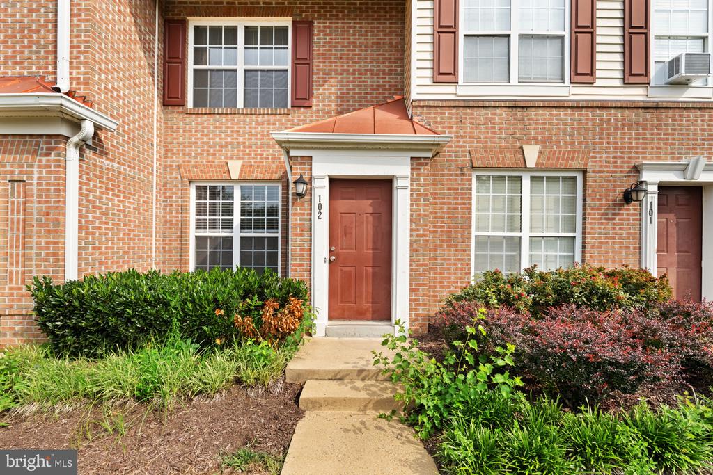 13384 SPOFFORD ROAD Unit: 102