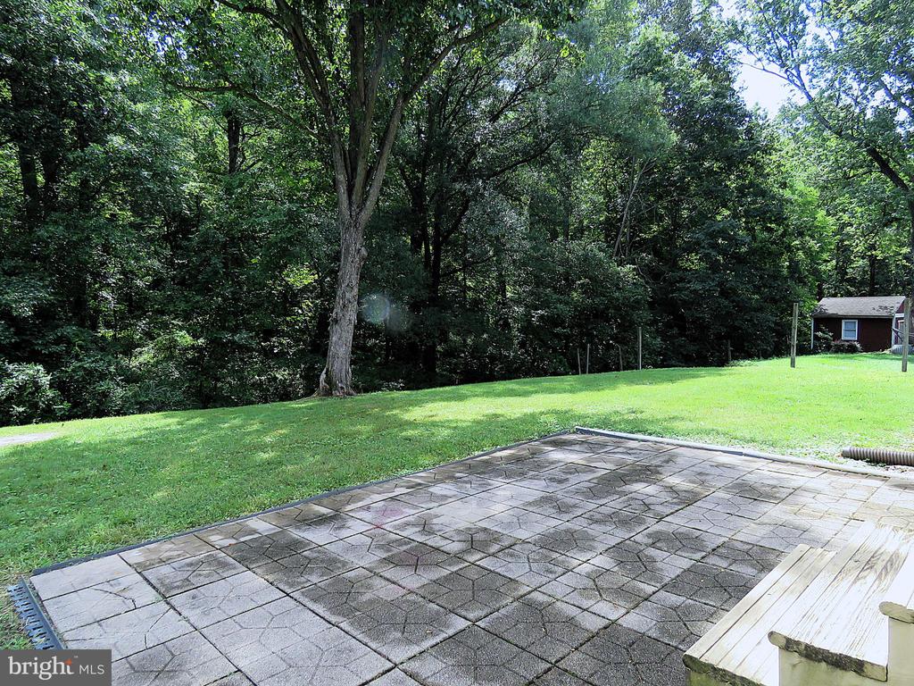 7125 VANTAGE DRIVE