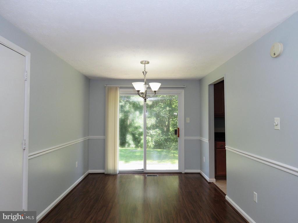 7125 VANTAGE DRIVE