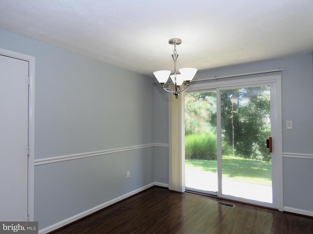 7125 VANTAGE DRIVE