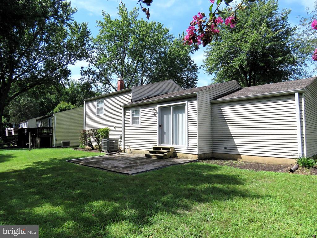 7125 VANTAGE DRIVE