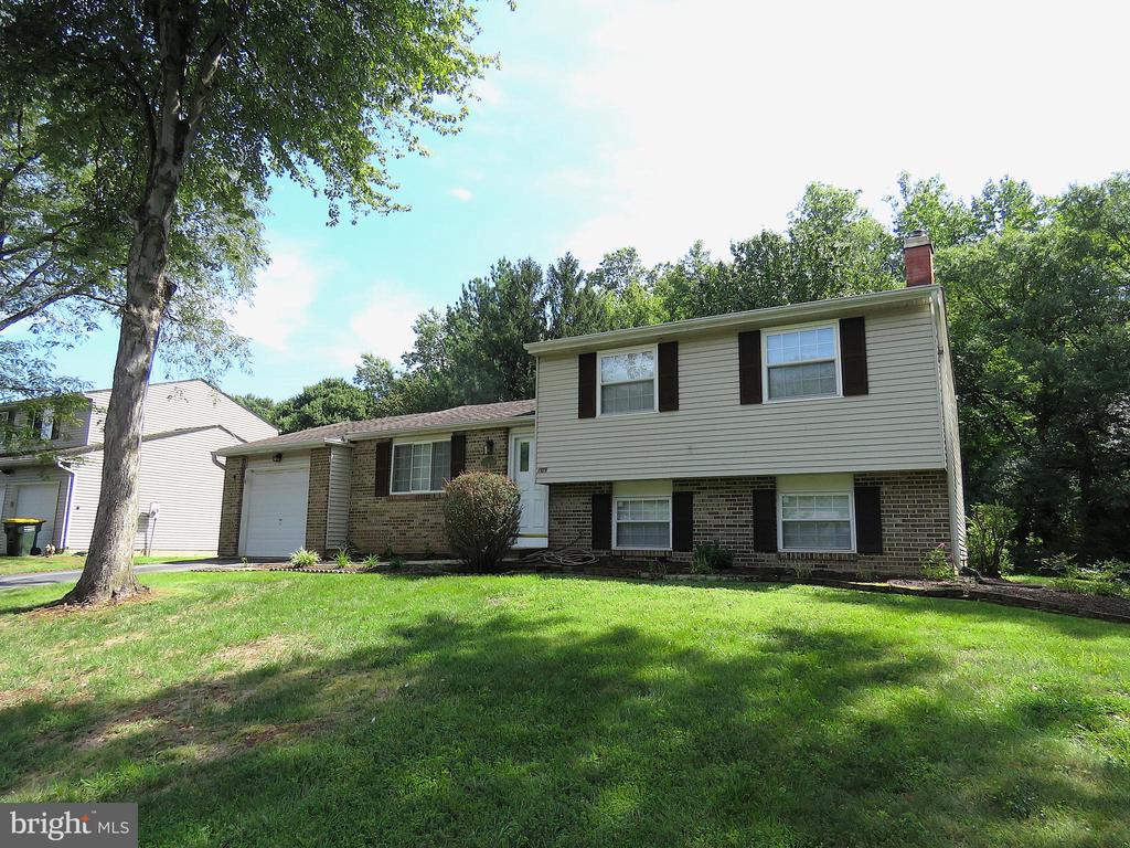7125 VANTAGE DRIVE