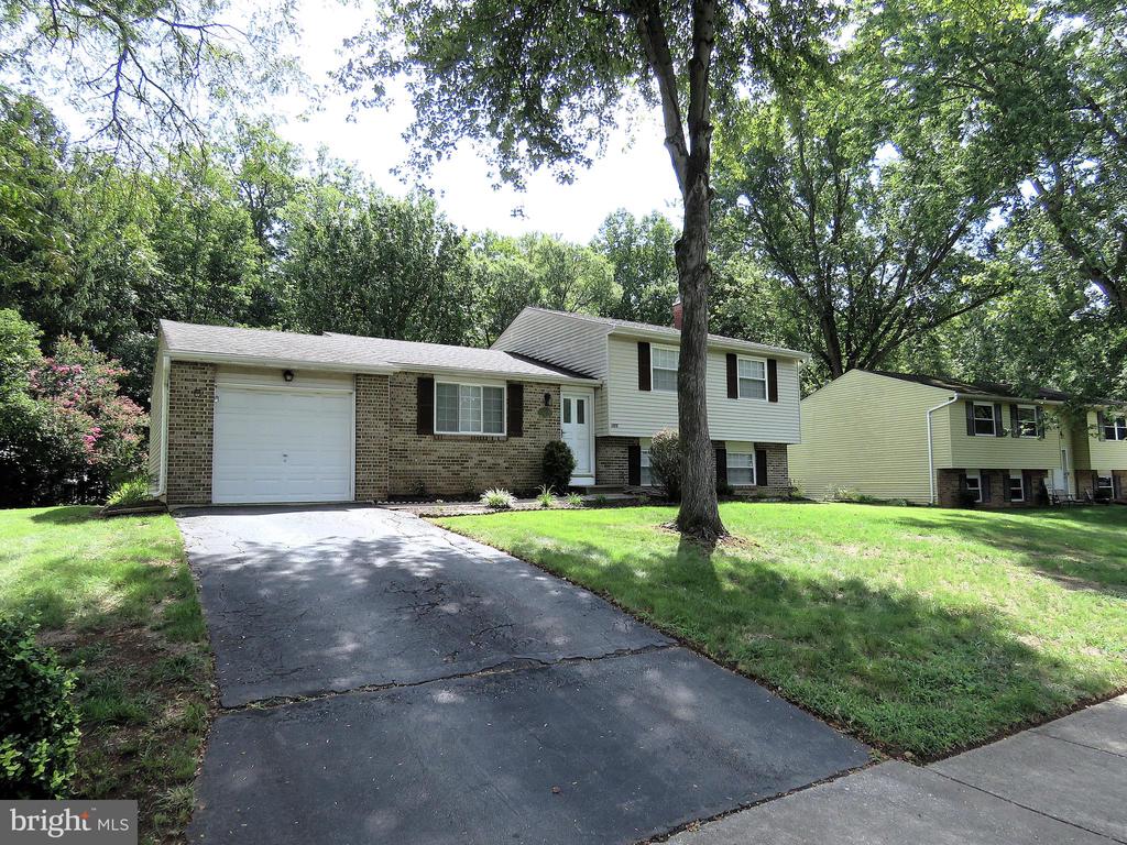 7125 VANTAGE DRIVE