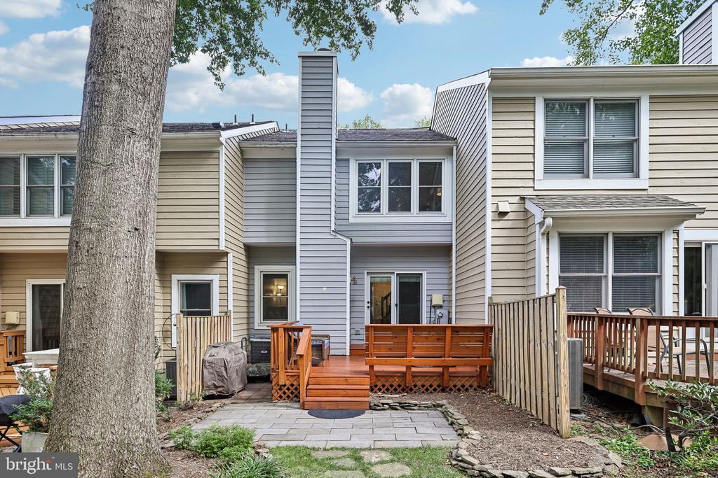 1432 NEWPORT SPRING COURT