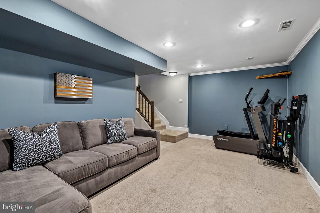1432 NEWPORT SPRING COURT