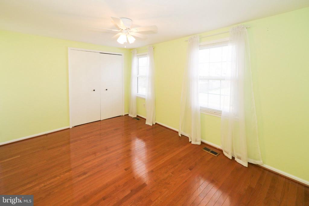 5933 GRISBY HOUSE COURT