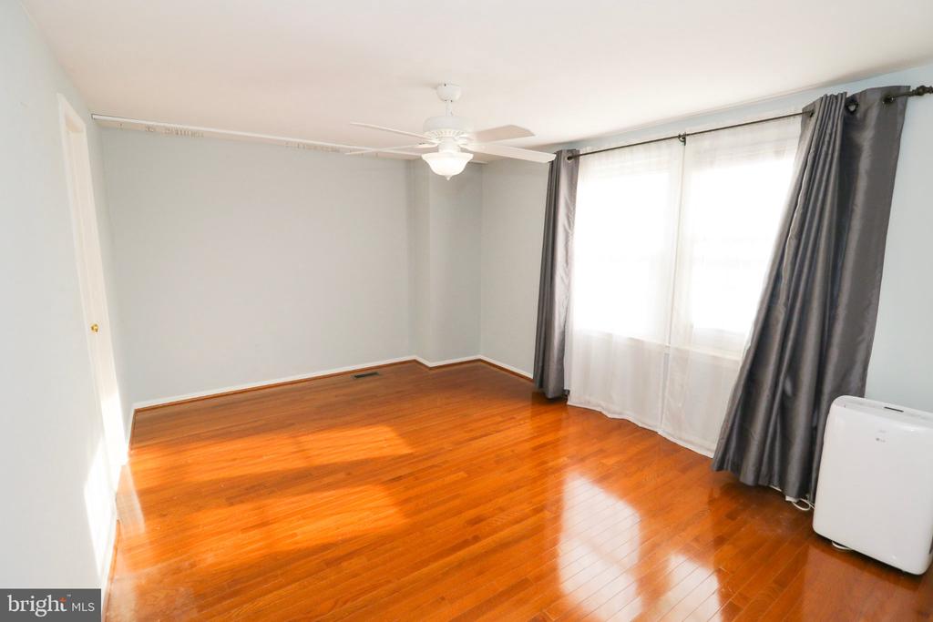5933 GRISBY HOUSE COURT