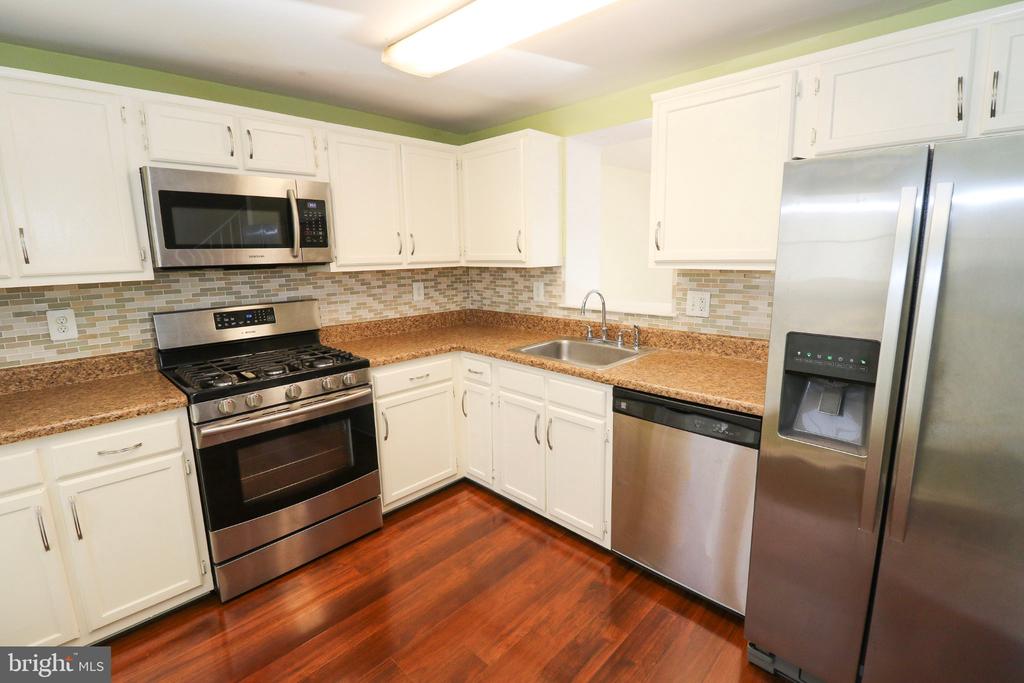 5933 GRISBY HOUSE COURT