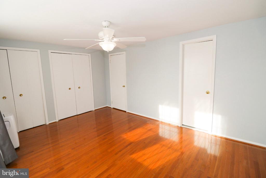 5933 GRISBY HOUSE COURT