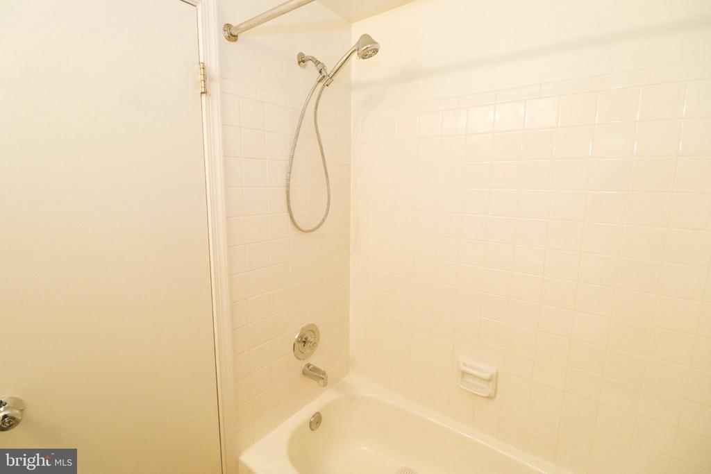 5933 GRISBY HOUSE COURT