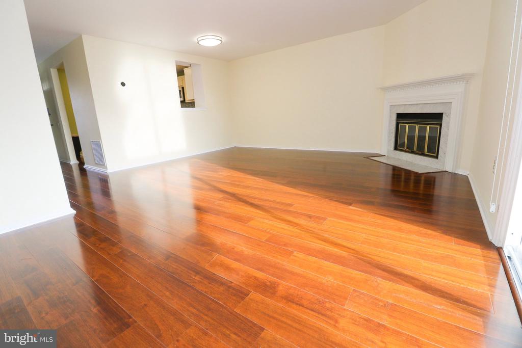 5933 GRISBY HOUSE COURT