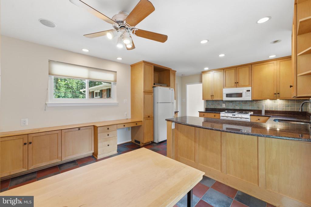 5506 VENTNOR LANE