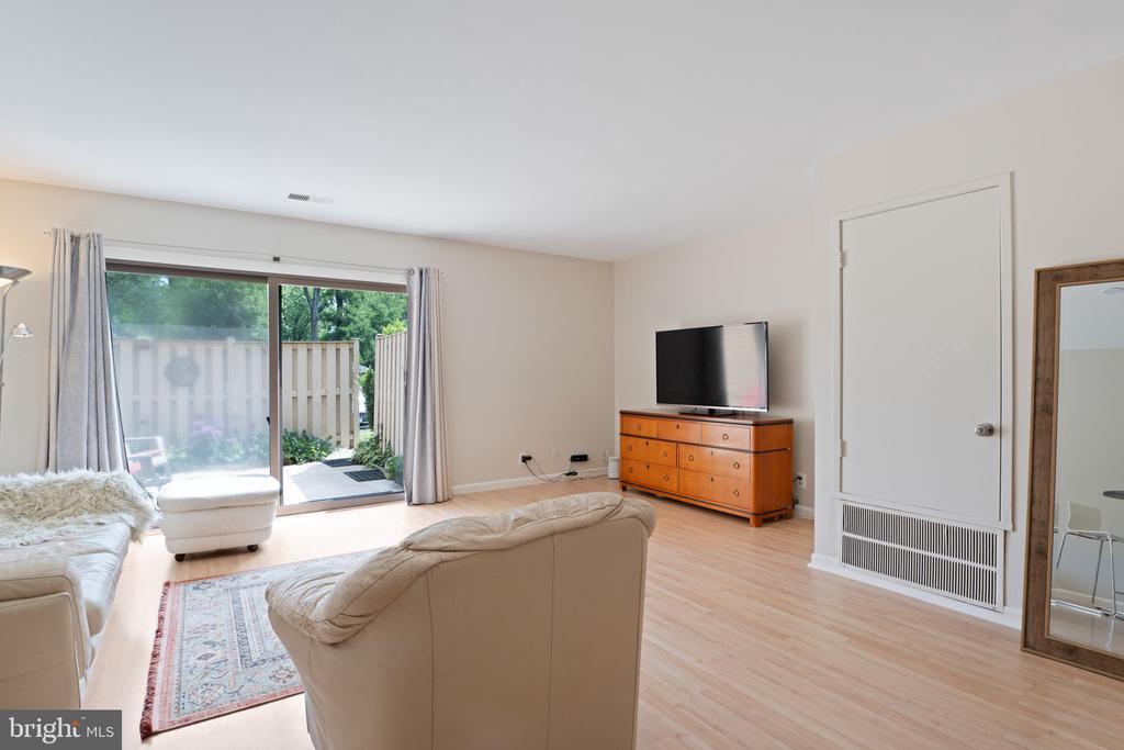 2674 GLENGYLE DRIVE Unit: 53