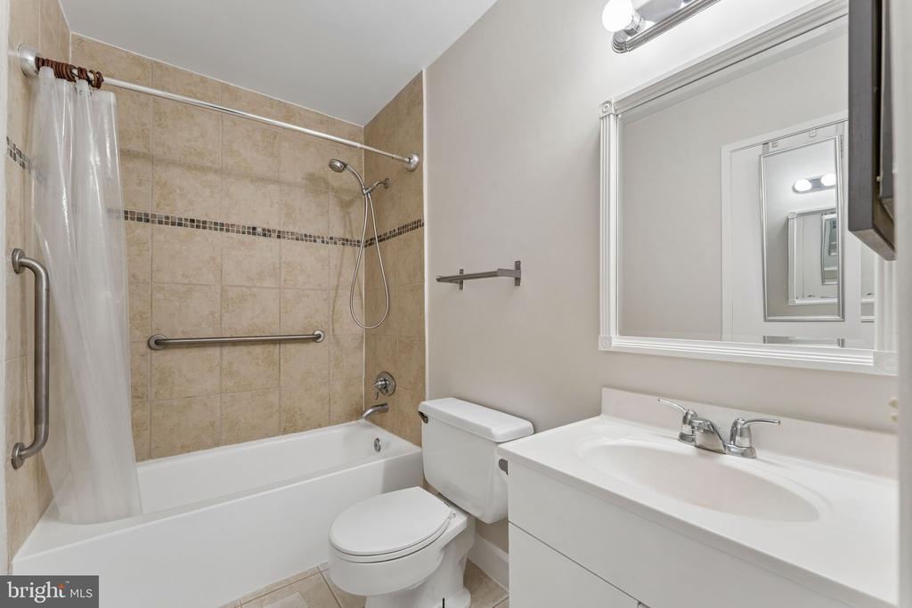 2674 GLENGYLE DRIVE Unit: 53