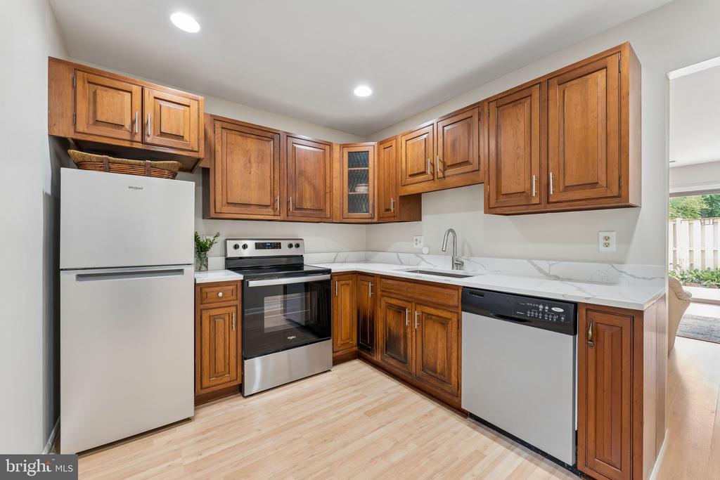 2674 GLENGYLE DRIVE Unit: 53