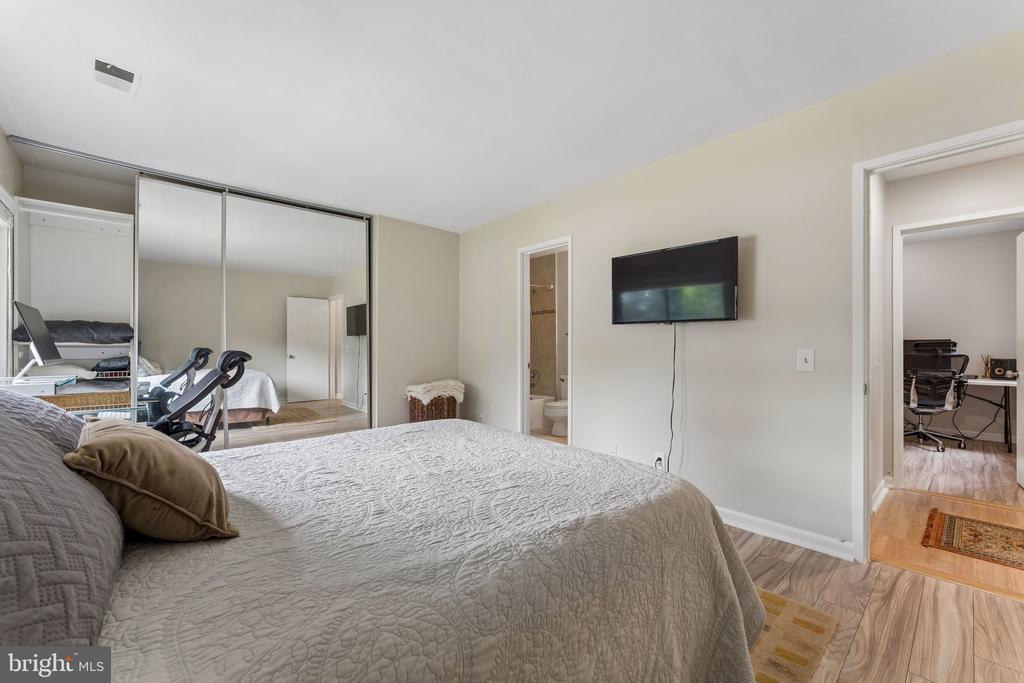 2674 GLENGYLE DRIVE Unit: 53