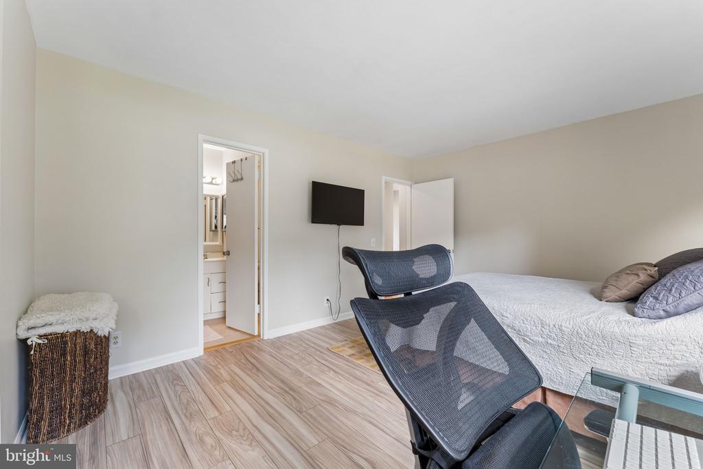 2674 GLENGYLE DRIVE Unit: 53