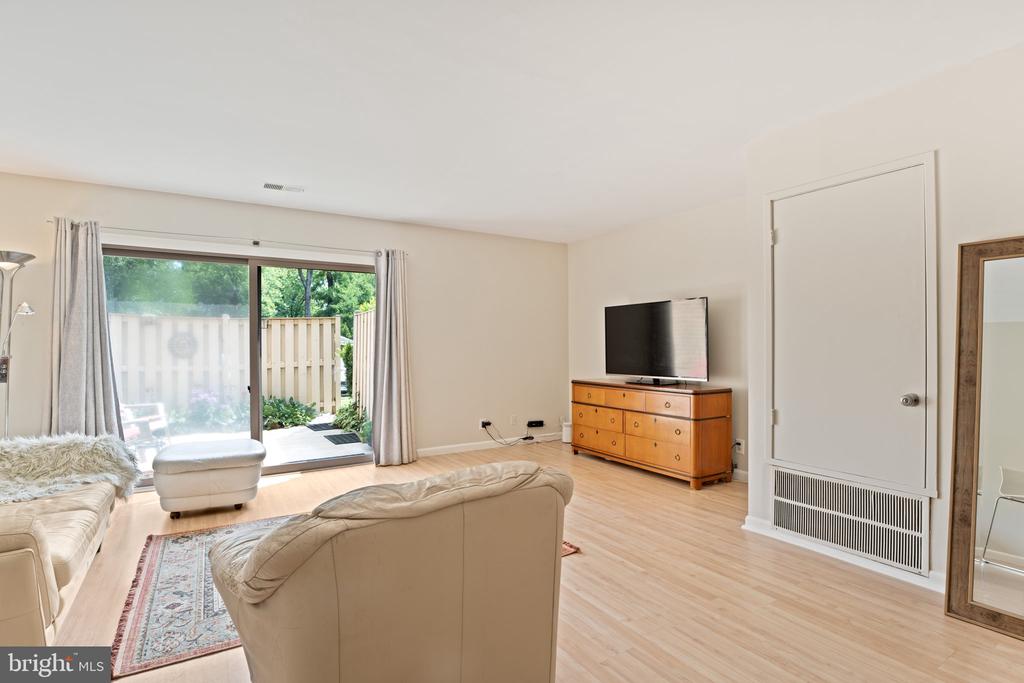 2674 GLENGYLE DRIVE Unit: 53