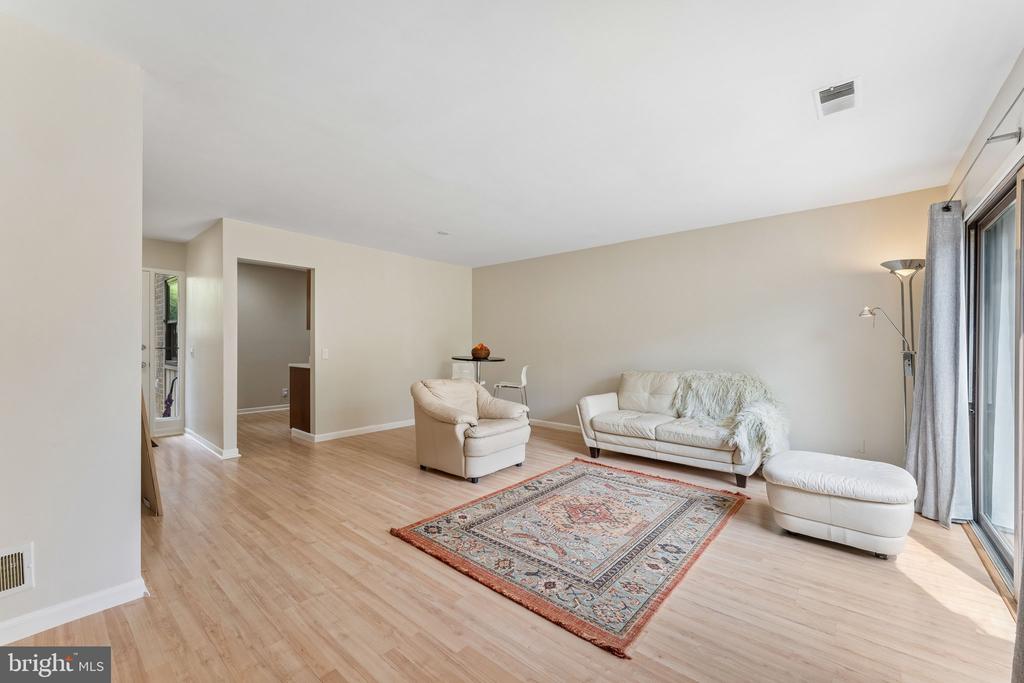 2674 GLENGYLE DRIVE Unit: 53