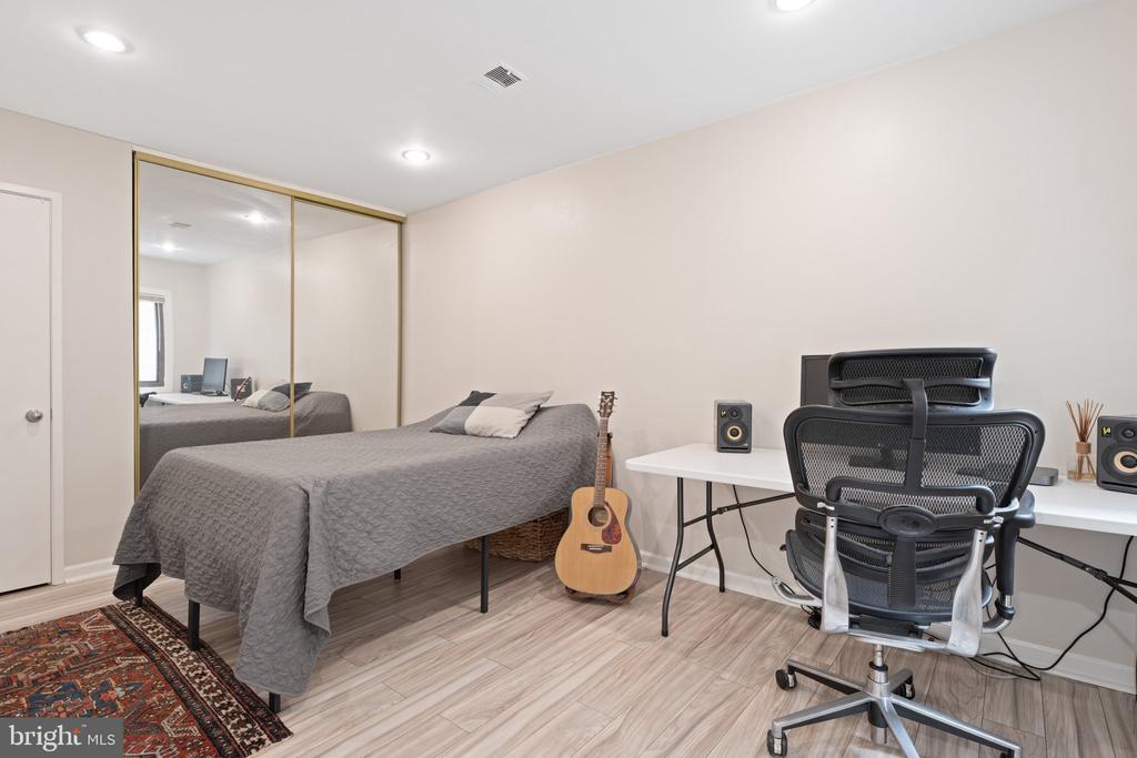 2674 GLENGYLE DRIVE Unit: 53