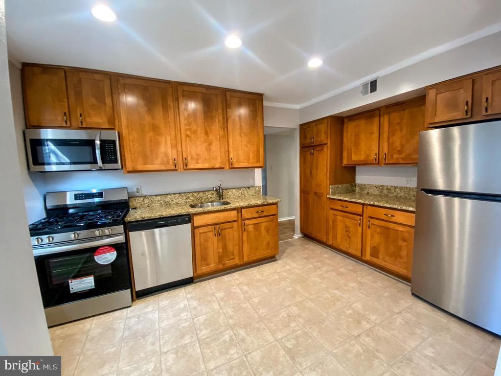1646 PARKCREST CIRCLE Unit: 1D/201