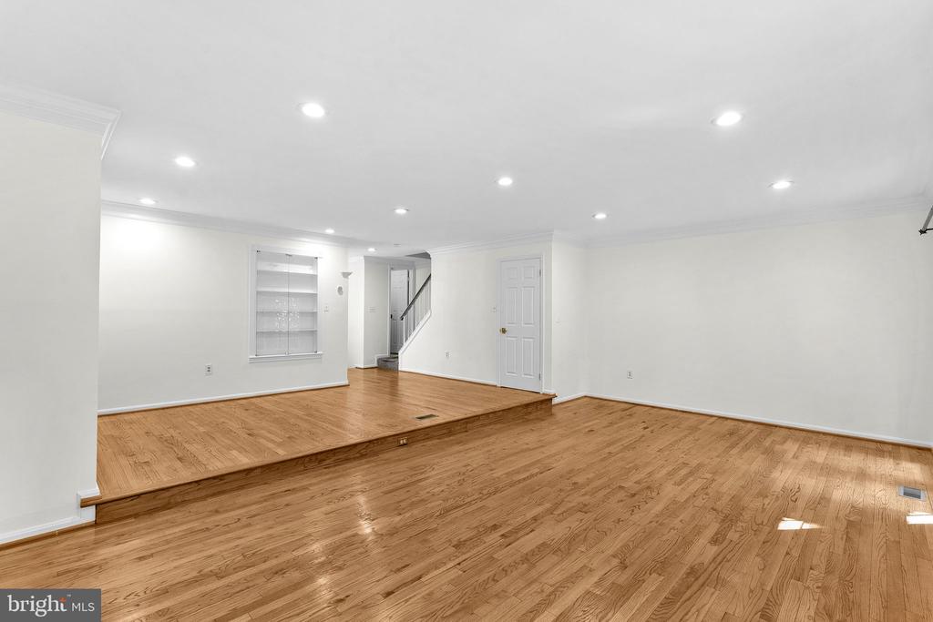 7877 PAINTED DAISY DRIVE