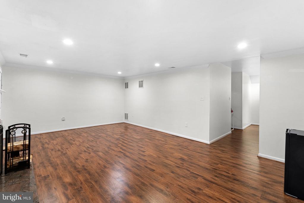 7877 PAINTED DAISY DRIVE