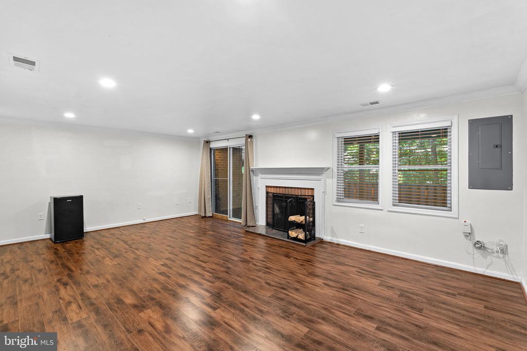 7877 PAINTED DAISY DRIVE