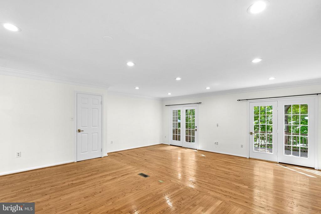 7877 PAINTED DAISY DRIVE