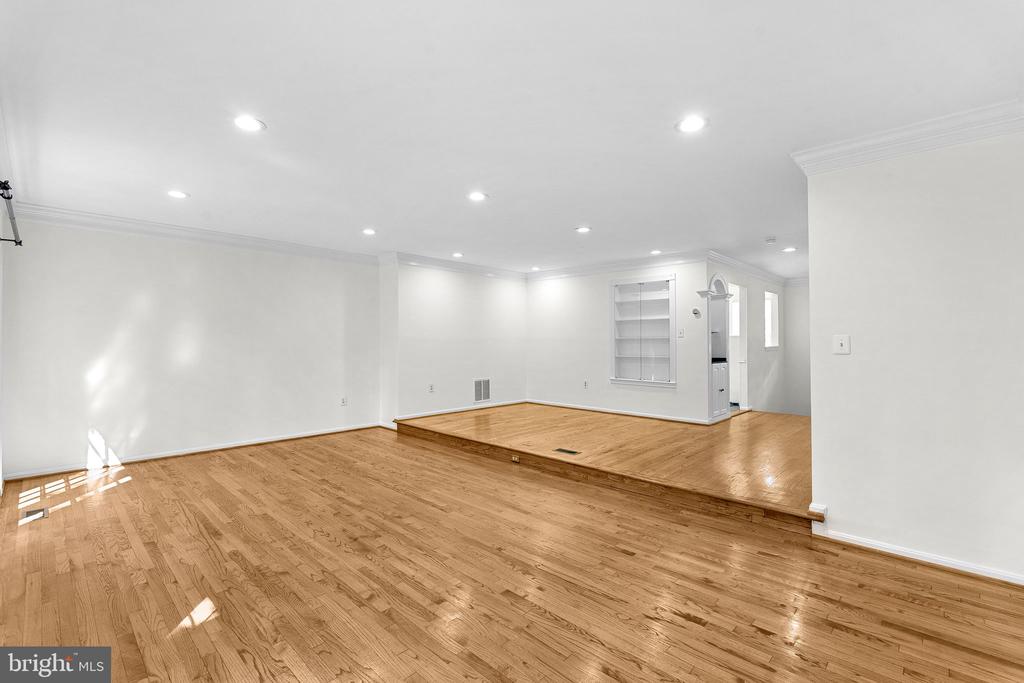 7877 PAINTED DAISY DRIVE