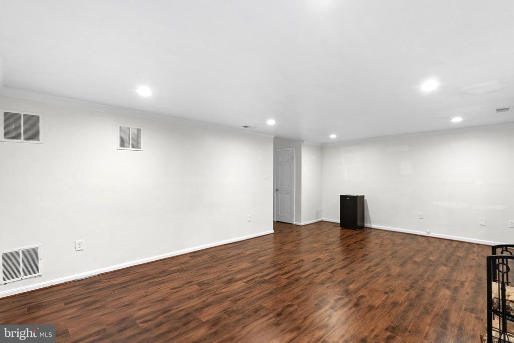 7877 PAINTED DAISY DRIVE