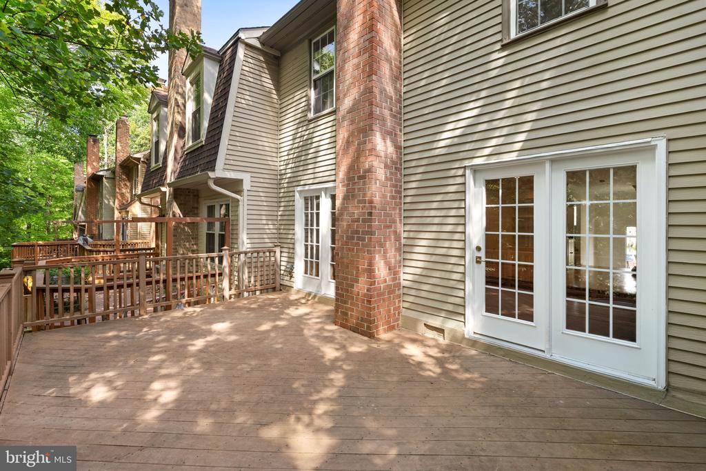 7877 PAINTED DAISY DRIVE