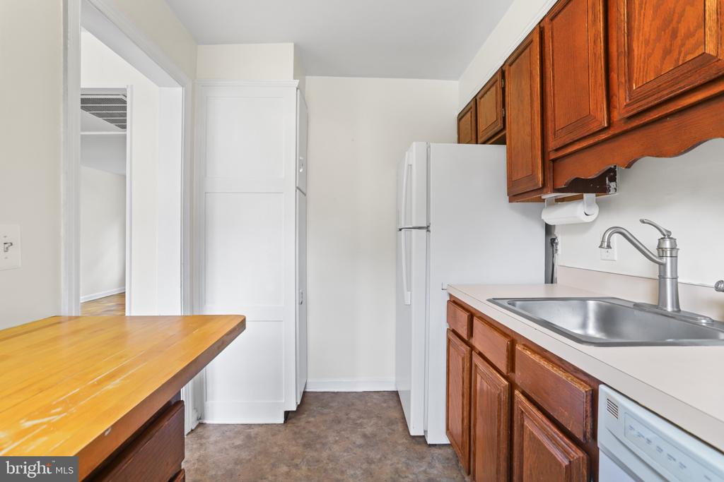 6706 W WAKEFIELD DRIVE Unit: A2