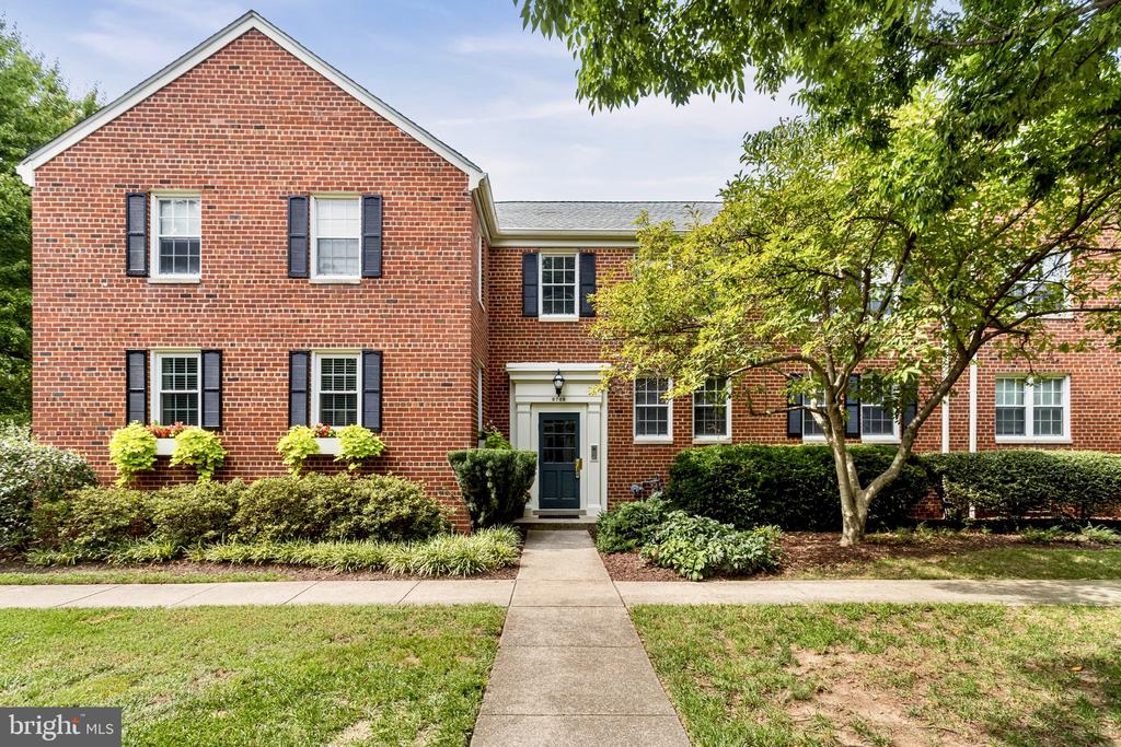 6706 W WAKEFIELD DRIVE Unit: A2
