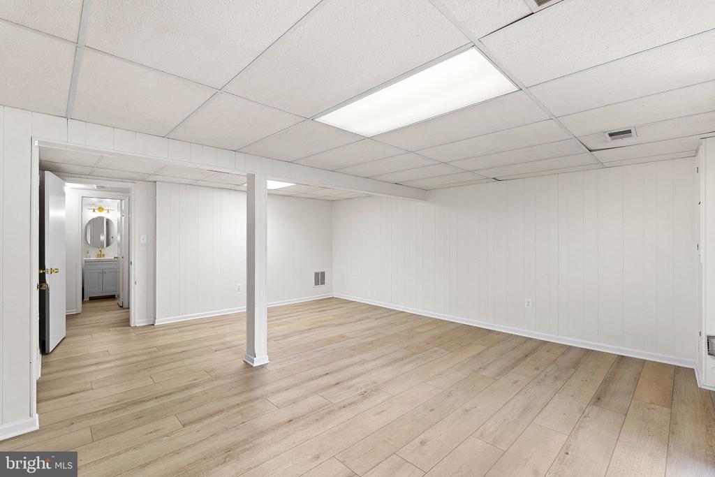 10131 WALNUT WOOD COURT