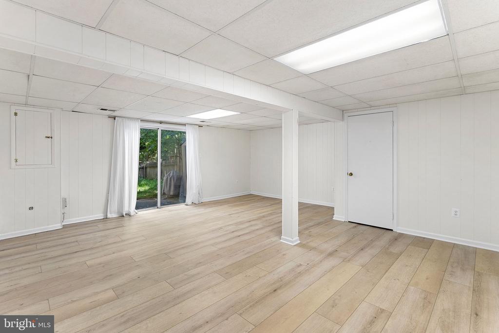 10131 WALNUT WOOD COURT