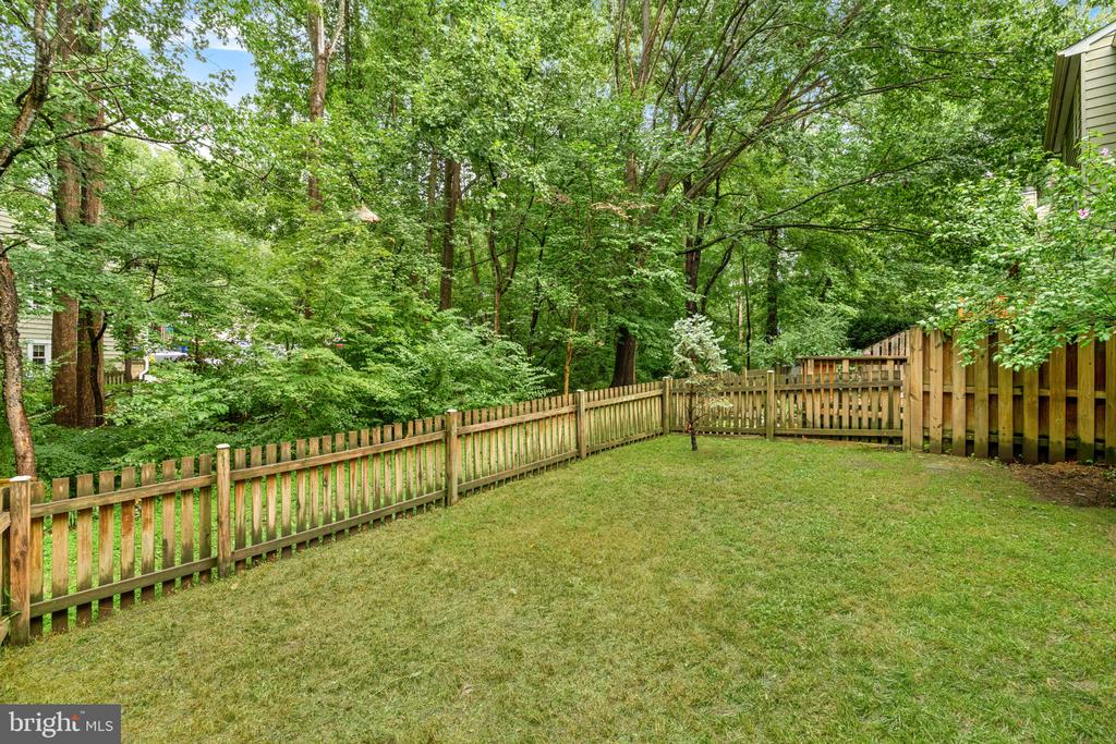 10131 WALNUT WOOD COURT