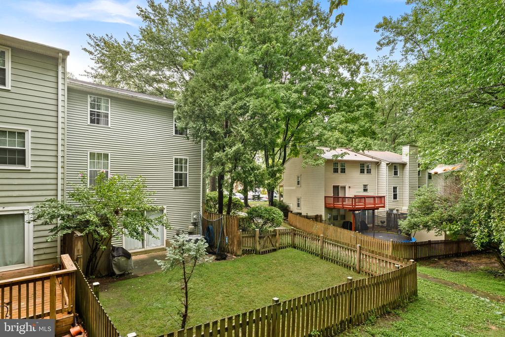 10131 WALNUT WOOD COURT