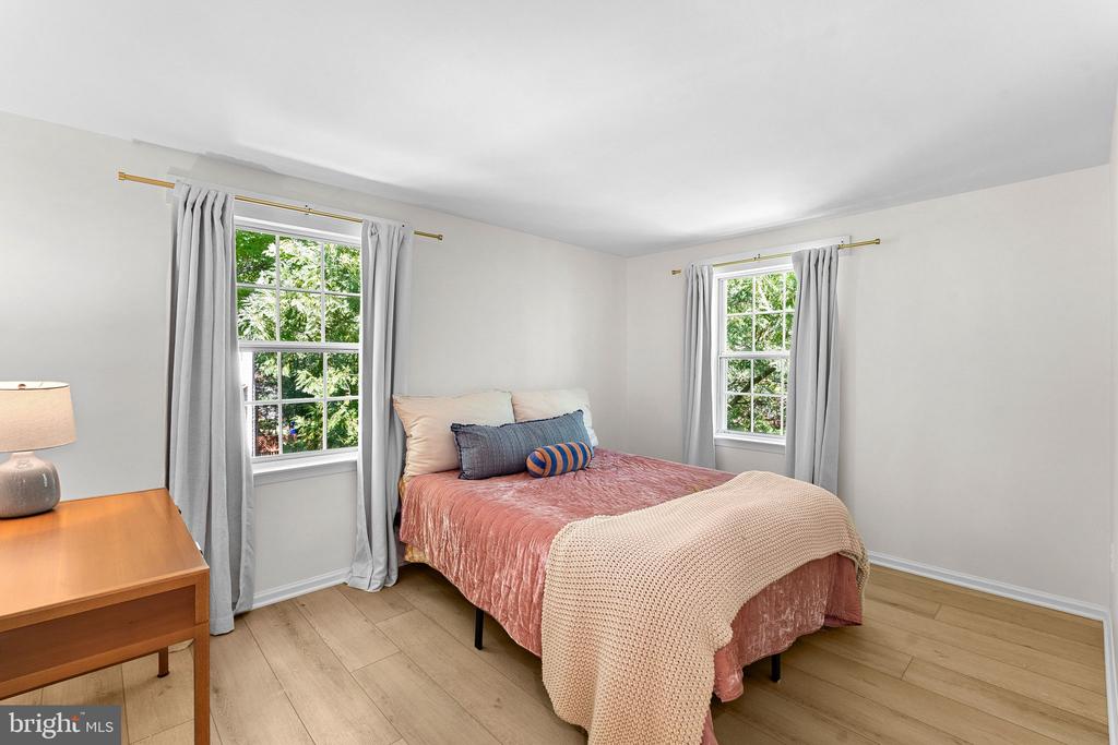 10131 WALNUT WOOD COURT