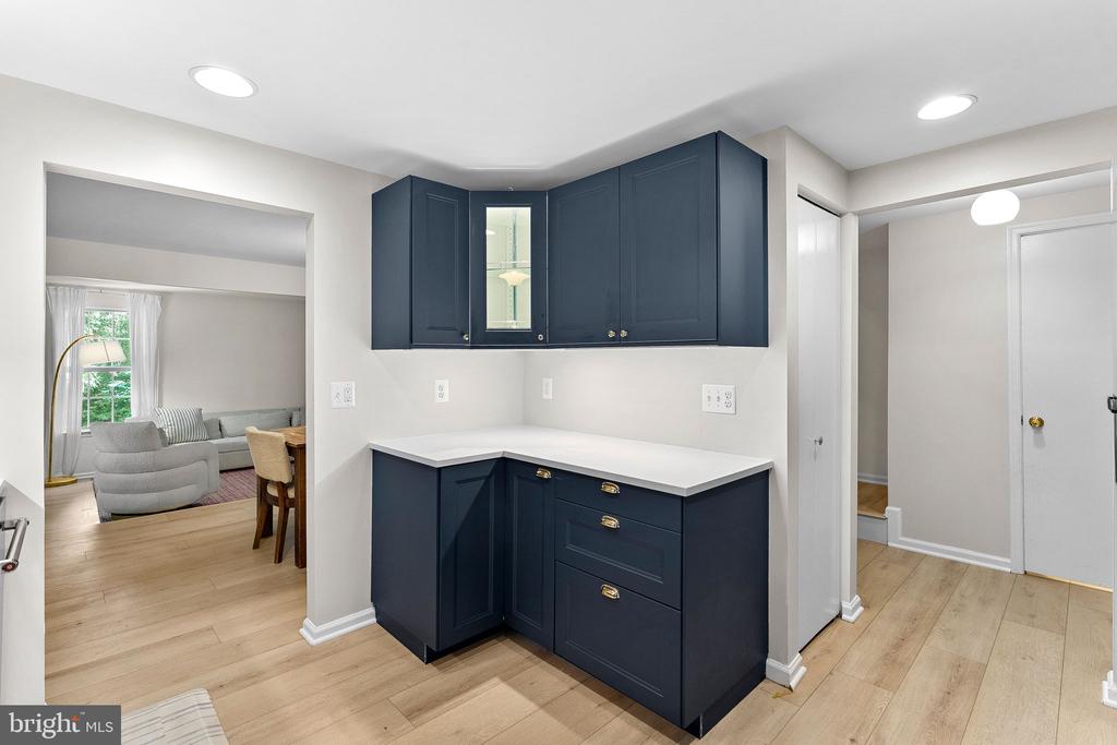 10131 WALNUT WOOD COURT