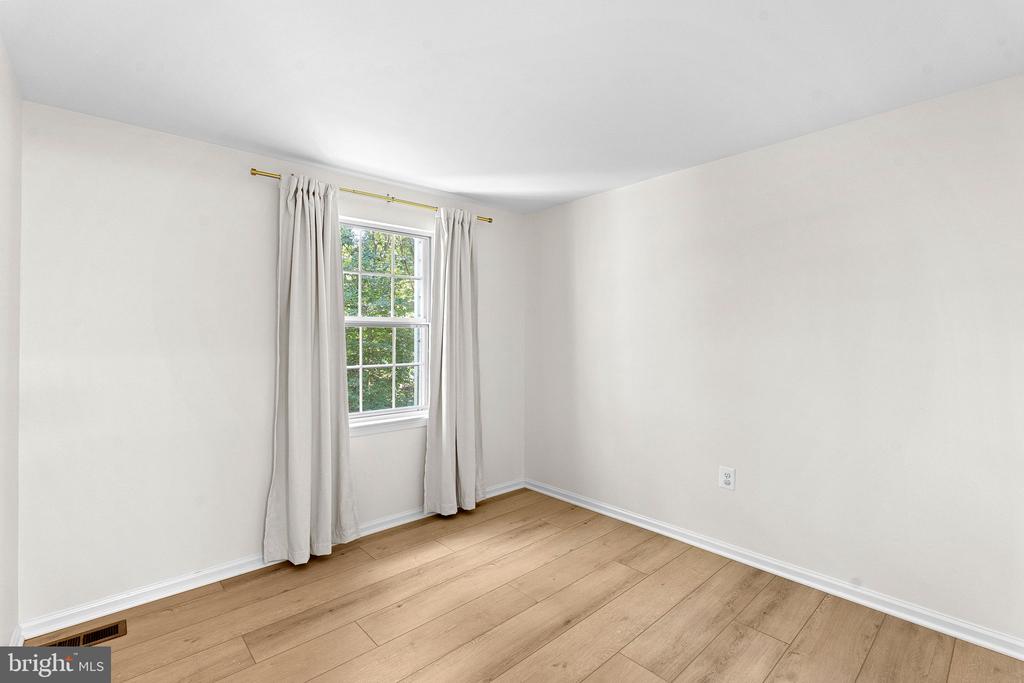 10131 WALNUT WOOD COURT